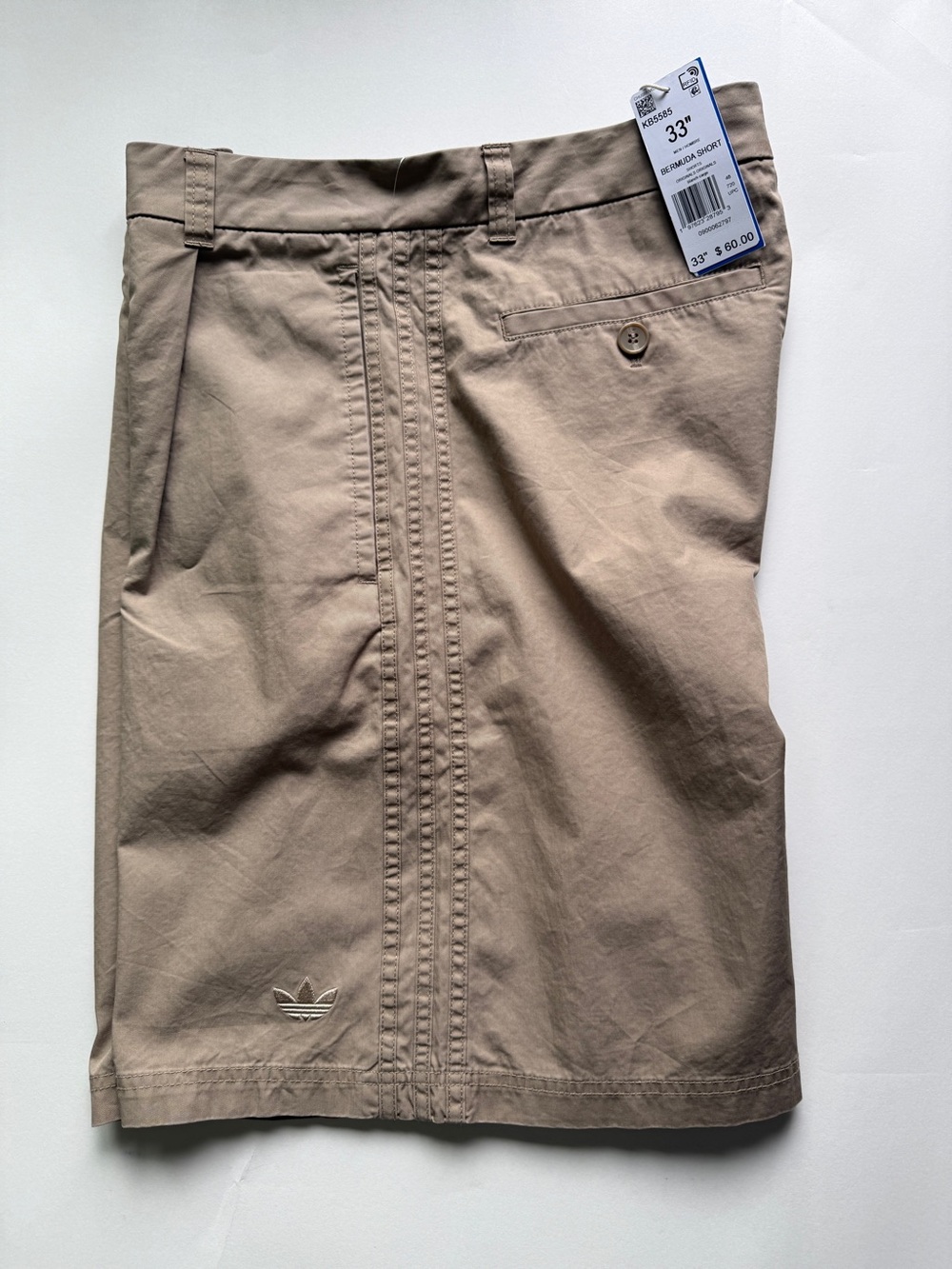 Adidas Originals [33] Woven Men’s Wide Leg Khaki Bermuda Shorts KB5585 - Picture 5 of 7
